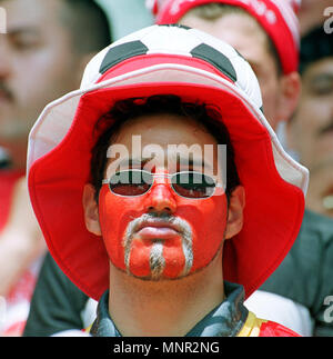 Football : stade Gelredome Arnhem, Pays-Bas 11.06.2000, tournoi de l'UEFA Euro 2000, phase groupe (groupe B), la Turquie (rouge) contre l'Italie (bleu) 1:2 ---- fans Turquie Banque D'Images