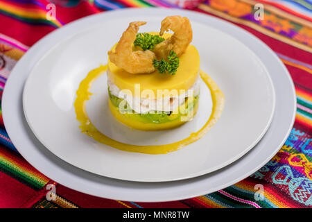 La nourriture péruvienne : Causa, comida peruana Banque D'Images