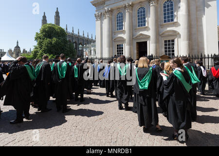 Terme Pâques cérémonie de diplôme à l'Université de Cambridge, ancienne école et Sénat House, Cambridge, UK Banque D'Images