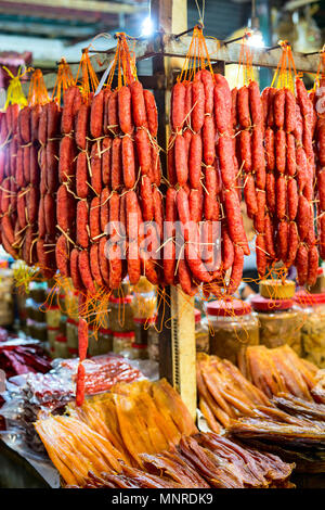 Installations pour Barbecue saucisses à la rue du marché à Hong Kong Banque D'Images