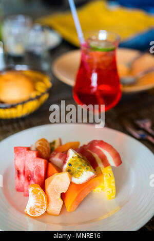 Close up de fruits tropicaux frais et de baies Banque D'Images