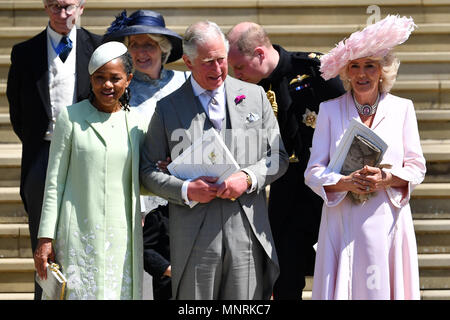 La mère de Meghan Markle Doria Ragland, le Prince de Galles et la duchesse de Cornouailles, laissez la cérémonie de mariage du prince Harry, et Meghan Markle à la Chapelle St George, le château de Windsor, à Windsor. Banque D'Images