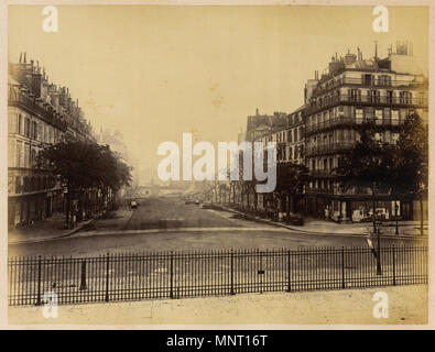 Русский : Париж. Рояль Улица. Co ступеней церкви Мадлен Вид English : Paris. Rue Royale. Prise de vue depuis les marches de la Madeleine l'Anglais : Paris. Rue Royale. Vue depuis les étapes de la Madeleine 中文 : 巴黎 皇家街 从玛德莱娜教堂的阶梯上看到的景观。。Português : Paris. Rue Royale. Vista dos degraus de Madeleine العربية : باريس. رو رويال. درجات مادلين منظر من Español : París, Rue Royale. Vista desde los escalones de la Madeleine . Русский : Причиной прусской франко-стал напряженности рост войны в отношениях Пруссией Францией между и в 1860-х гг. Франция при императоре Наполеоне полна решимости проверить III была расту Banque D'Images