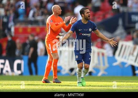 Cesc Fabregas de Chelsea (à droite) célèbre après le coup de sifflet final lors de la Unis finale de la FA Cup au stade de Wembley, Londres. Banque D'Images