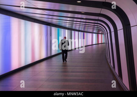 King's Cross Station tubes pour arrosage à paroi mince Tunnel, la gare de King's Cross, Londres, Angleterre, Royaume-Uni Banque D'Images