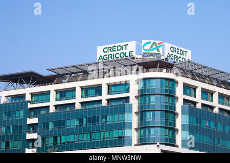 BELGRADE, SERBIE - avril 29, 2018 : Logo du Credit Agricole sur leur quartier général local pour la Serbie. Credit Agricole Srbija est un des leaders français Banque D'Images