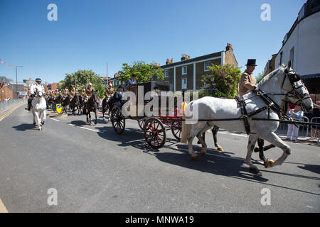 Photo datée du 17 mai montre le prince Harry et Meghan Markle pratique à l'église. Le prince Harry et Meghan Markle ont été déclarés mari et femme, à la suite d'une cérémonie au Château de Windsor. Le couple à un échange de voeux et de sonneries avant que la reine et 600 personnes à la Chapelle St George. Porte une robe par le designer britannique Clare Waight Keller, Mme Markle a été accueilli par le Prince Charles, qui marchait dans l'allée. Après leur mariage, le couple sera connu comme le duc et la duchesse de Cambridge. Banque D'Images