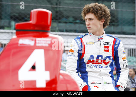 Indianapolis, Indiana, USA. 19 mai, 2018. MATHEUS LEIST (4) du Brésil se prépare à se qualifier au cours de ''Bump Day'' pour l'Indianapolis 500 à l'Indianapolis Motor Speedway à Indianapolis, Indiana. Crédit : Chris Owens Asp Inc/ASP/ZUMA/Alamy Fil Live News Banque D'Images