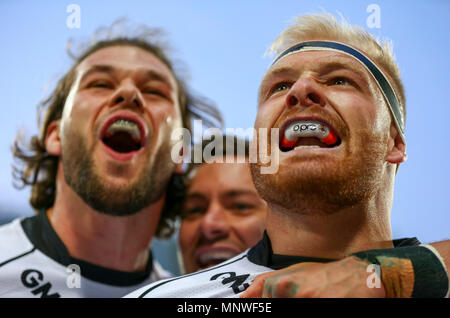 St James Park, Newcastle, Royaume-Uni. 19 mai, 2018. Week-end magique Dacia de Rugby League ; Castleford Tigers contre Leeds Rhinos ; Oliver Holmes de Castleford Tigers célèbre avec Alex Foster après il a marqué un essai à la 66ème minute : Action Crédit Plus Sport/Alamy Live News Banque D'Images