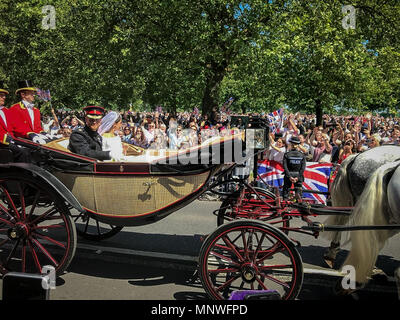 Windsor, Royaume-Uni. 19 mai 2018. Le prince Henry Charles Albert David de galles et Mme Meghan Markle vu pendant le mariage. Le prince Henry Charles Albert David de Galles épouse Mme Meghan Markle dans un service à la Chapelle St George dans l'enceinte du château de Windsor. Credit : SOPA/Alamy Images Limited Live News Banque D'Images