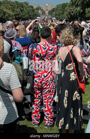 Windsor, Royaume-Uni. 20 mai 2018. © PHOTOGRAPHIE sous licence à BOWEN RICHE. 19/05/2018. Windsor, Royaume-Uni. La longue marche au château de Windsor. Le Mariage Royal de Meghan Markle & Prince Harry à Windsor, Berkshire, aujourd'hui. Crédit photo : riche Crédit : BOWEN bowen riche/Alamy Live News Banque D'Images