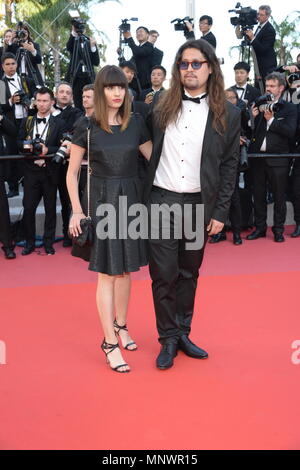 Cannes, France. 19 mai, 2018. CANNES, FRANCE - 19 MAI : Lucien Gainsbourg (R) assiste à la cérémonie de clôture de l'examen préalable et 'l'homme qui a tué Don Quichotte' au cours de la 71e assemblée annuelle du Festival du Film de Cannes au Palais des Festivals le 19 mai 2018 à Cannes, France. Credit : Frederick Injimbert/ZUMA/Alamy Fil Live News Banque D'Images