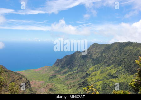 Vues de la Côte de Na Pali Kalalau Valley et le parc d'état de Kokee sur l'île de Kauai, Hawaii. Banque D'Images