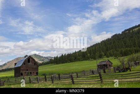 Lauderdale Junction, Washington / USA - Mai 9, 2018 : homestead abandonné entre Ellensburg et Leavenworth dans Kittitas Comté de Washington. Banque D'Images