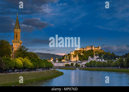 Panorama, centre-ville historique de Salzbourg dans la soirée, l'Autriche, Europe Banque D'Images