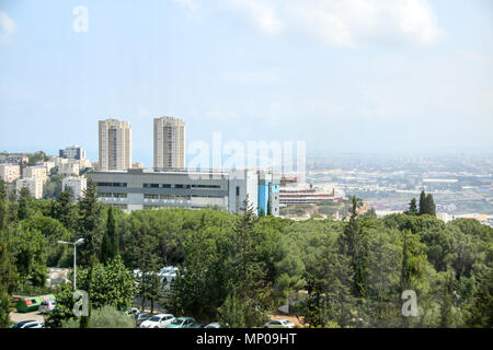 Haïfa, Israël - 14 mai 2018 : Vue de la ville côtière de Haïfa avec sa célèbre université, le Technion, Israël. Banque D'Images