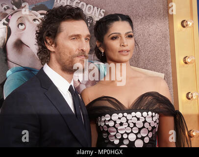 Matthew Mcconaughey, épouse Camila Alves 173 au Sing Premiere au Theatre de Los Angeles. 3 décembre 2016.Matthew Mcconaughey, épouse Camila Alves 173 ------------- Red Carpet Event, Vertical, USA, Cinéma, Célébrités, photographie, Bestof, Arts, Culture et divertissement, Célébrités Topix fashion / Vertical, Best of, événement dans la vie d'Hollywood, Californie - Tapis rouge et en backstage, USA, Cinéma, Célébrités, cinéma, télévision, Célébrités célébrités musique, photographie, Arts et culture, Bestof, divertissement, Topix, verticale de la famille de l'année , 2016 Banque D'Images