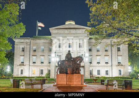 RALEIGH, NC - 17 avril 2018 : statue commémorant Présidents James Polk, Andrew Jackson et Andrew Johnson au North Carolina dans Capitol Building Banque D'Images