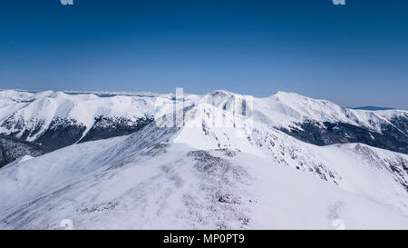 Vue aérienne d'hiver au-dessus de Loveland Pass, Colorado, États-Unis Banque D'Images