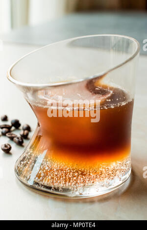 Tonique expresso avec de la glace dans le verre. Concept de boisson. Banque D'Images