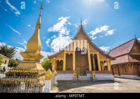 Façade du temple Wat Xiengthong à Luang Prabang au Laos Banque D'Images