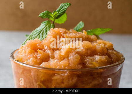 Mandarin italienne maison Glace Granité à la menthe. L'alimentation biologique. Banque D'Images