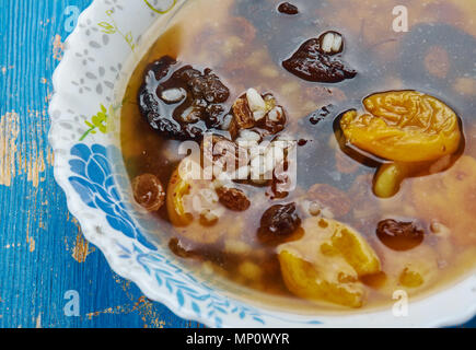 Anushapur - Armenian Soupe sucrée de fruits secs avec du riz Banque D'Images