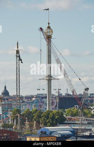 STOCKHOLM, Suède - 11 juillet 2017 : paysage de ville et Tivoli Grona Lund - Gronan - parc d'attractions sur l'île de Djurgarden à Stockholm en Suède Banque D'Images