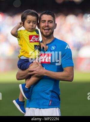 Naples, Campanie, Italie. 20 mai, 2018. Jorginho de SSC Napoli vu avant la série d'un match de football entre SSC Napoli et FC Crotone au stade San Paolo. Vicinanza/crédit : Ernesto SOPA Images/ZUMA/Alamy Fil Live News Banque D'Images