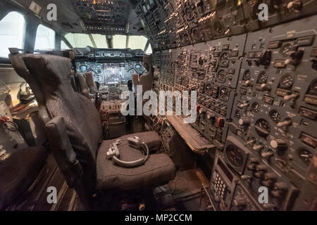 L'intérieur du cockpit de Concorde de British Airways à l'écran dans hanger au Musée National de vol à l'Aérodrome de Fortune est en East Lothian, Ecosse, Uni Banque D'Images