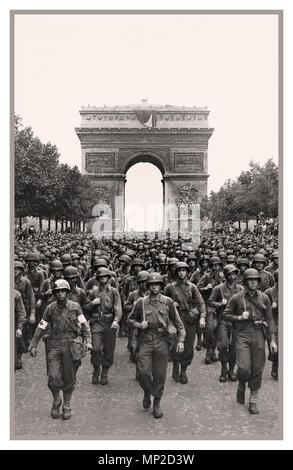 VE1945 PARIS journée à Paris avec les troupes de l'Armée militaire GI américain marchant le long des Champs Elysées Paris France La Victoire en Europe Banque D'Images