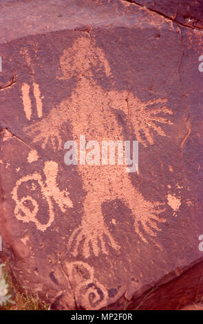 Petrogylphs dans le désert de Mojave en Californie Banque D'Images