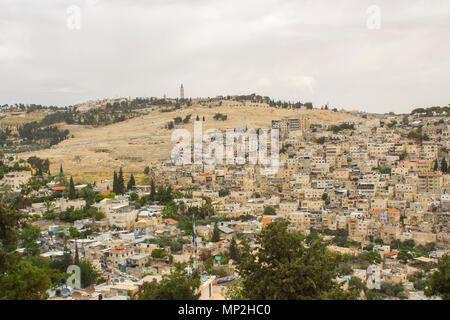 Une vue de la ville de Jérusalem avec logement en denses depuis le toit de l'ancien palais d'Hérode où Jésus Christ a été mal traitées. Banque D'Images