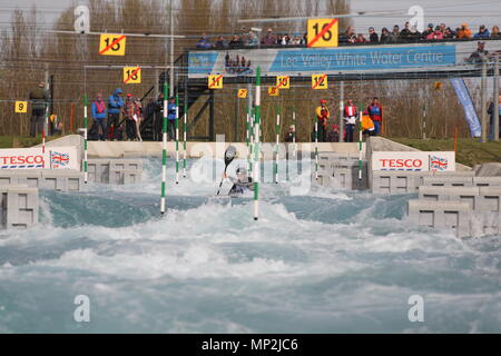 Canoe - Tesco en Slalom 2012 incluant la sélection des essais cliniques pour l'équipe de la Grande-Bretagne aux Jeux olympiques - Le Lee Valley White Water Centre, Hertfordshire 14 avril 2012 --- Image par © Paul Cunningham Banque D'Images