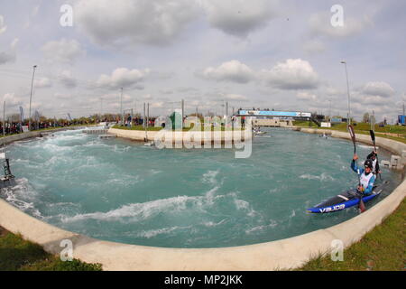 Canoe - Tesco en Slalom 2012 incluant la sélection des essais cliniques pour l'équipe de la Grande-Bretagne aux Jeux olympiques - Le Lee Valley White Water Centre, Hertfordshire 14 avril 2012 --- Image par © Paul Cunningham Banque D'Images