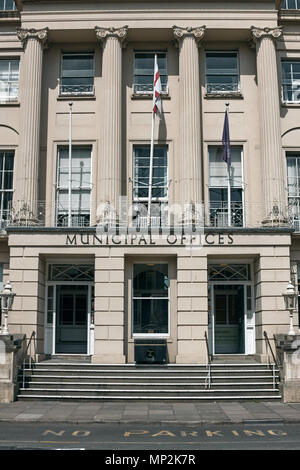 Les bureaux municipaux de Cheltenham, foyer de la Cheltenham Borough Council vue de la promenade, Cheltenham, Gloucestershire. Banque D'Images
