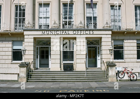 Les bureaux municipaux de Cheltenham, foyer de la Cheltenham Borough Council vue de la promenade, Cheltenham, Gloucestershire. Banque D'Images