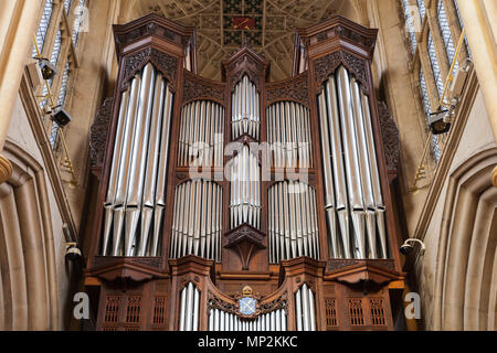 Bath, Royaume-Uni - 2 novembre, 2017 : orgue dans l'église de St.Pierre et St.Paul, communément connu sous le nom de l'abbaye de Bath Banque D'Images