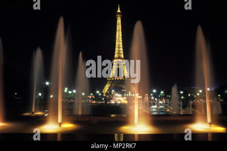 Historique 1988 CE MOMENT À FONTAINES DU TROCADÉRO PALAIS DE CHAILLOT TOUR EIFFEL TOWER PARIS FRANCE Banque D'Images