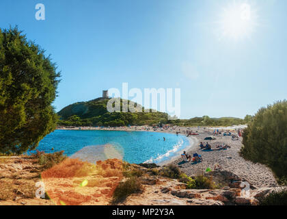 Tour en ruine dans la région de Chia, près de la mer Méditerranée, Sardaigne, Italie Banque D'Images