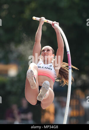 Dans le Ive Jade la perche au cours de la réunion internationale d'athlétisme de Loughborough au stade de Paula Radcliffe, Loughborough. Banque D'Images