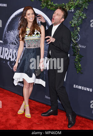 Chris Hardwick, Lydia Hearst 128 lors de la première mondiale du Jurassique au Hollywood and Highland, Dolby Theatre de Los Angeles.. Juin, 9, 2015.Chris Hardwick, Lydia Hearst 128 ------------- Red Carpet Event, Vertical, USA, Cinéma, Célébrités, photographie, Bestof, Arts, Culture et divertissement, Célébrités Topix fashion / Vertical, Best of, événement dans la vie d'Hollywood, Californie - Tapis rouge et en backstage, USA, Cinéma, Célébrités, cinéma, télévision, Célébrités célébrités musique, photographie, Arts et culture, Bestof, divertissement, Topix, verticale de la famille de l'année Banque D'Images