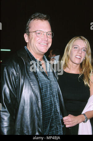 Tom Arnold & JulieArnold Tom & Julie (w)-1 événement dans la vie d'Hollywood, Californie - Red Carpet Event, USA, Cinéma, Célébrités, photographie, Bestof, Arts, Culture et divertissement, Célébrités, Mode Topix Meilleur de Hollywood, la vie, événement dans la vie d'Hollywood, Californie - Tapis rouge et en backstage, cinéma, télévision, célébrités, célébrités de la musique, Topix Bestof, Arts, Culture et divertissement, vertical, une seule personne, la photographie, les trois quarts, de 1993 à 1999, l'enquête de crédit , tsuni@Gamma-USA.com Tsuni / USA,  = = = Red Carpet Event, USA, Cinéma, Célébrités, Photographie, arts de la cultu Banque D'Images