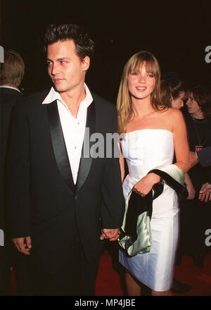 Johnny Depp -y- KateDepp Johnny Moss -y- Kate Moss 2 événement dans la vie d'Hollywood, Californie - Red Carpet Event, USA, Cinéma, Célébrités, photographie, Bestof, Arts, Culture et divertissement, Célébrités, Mode Topix Meilleur de Hollywood, la vie, événement dans la vie d'Hollywood, Californie - Tapis rouge et en backstage, cinéma, télévision, célébrités, célébrités de la musique, Topix Bestof, Arts, Culture et divertissement, vertical, une seule personne, la photographie, les trois quarts, de 1993 à 1999, l'enquête de crédit , tsuni@Gamma-USA.com Tsuni / USA,  = = = Red Carpet Event, USA, Cinéma, Célébrités, photographie, Banque D'Images