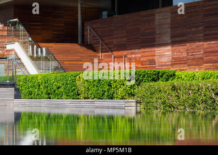 Lieu esthétique sur le toit avec un aménagement paysager bien entretenu des plantes à la National Gallery Singapour. Banque D'Images