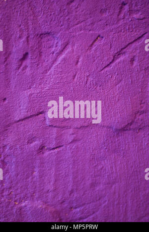 Fond violet ou texture mur papier peint design, peinture dark grunge old interior Banque D'Images