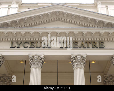 Londres - le 21 mai 2018 : vue générale de l'emblématique Théâtre Lyceum montrant la série à succès, le Roi Lion Banque D'Images