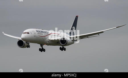 AeroMexico Boeing 787 Dreamliner landing Banque D'Images