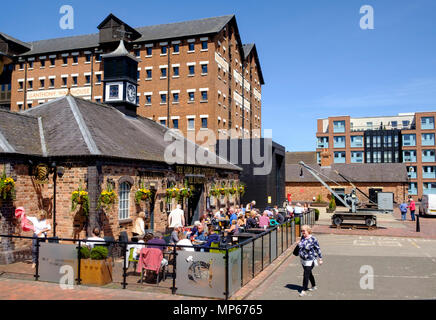 Le connétable d'Angleterre, un pub à l'wetherspoons docks historiques gloucester gloucestershire angleterre,uk Banque D'Images