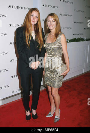 Jane Seymour & Katie (d)Seymour Jane & Katie (d)Un événement dans la vie d'Hollywood, Californie - Red Carpet Event, USA, Cinéma, Célébrités, photographie, Bestof, Arts, Culture et divertissement, Célébrités, Mode Topix Meilleur de Hollywood, la vie, événement dans la vie d'Hollywood, Californie - Tapis rouge et en backstage, cinéma, télévision, célébrités, célébrités de la musique, Topix Bestof, Arts, Culture et divertissement, vertical, une seule personne, la photographie, les trois quarts, de 1993 à 1999, l'enquête de crédit , tsuni@Gamma-USA.com Tsuni / USA,  = = = Red Carpet Event, USA, Cinéma, Célébrités, la photographie, l'Art Banque D'Images